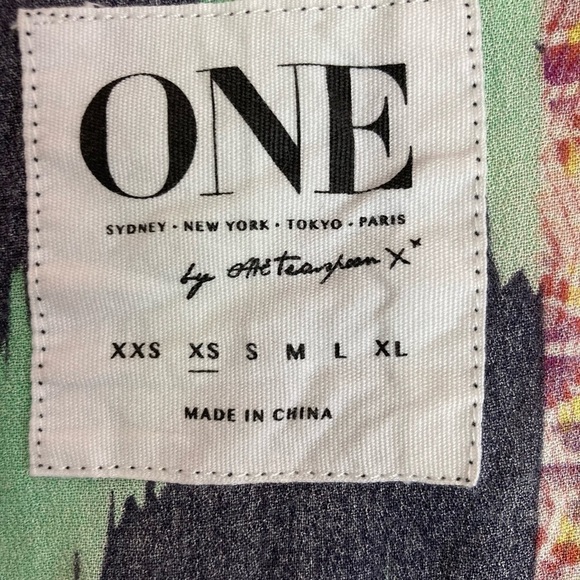 One Teaspoon Long Tunic size Large - Picture 9 of 10